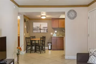 Photo #5: 2727986 Listing 