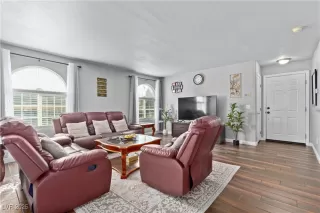 Photo #2: 2727987 Listing 