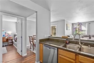 Photo #5: 2727987 Listing 