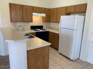 Photo #2: 2727999 Listing 