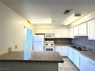 Photo #2: 2728024 Listing 