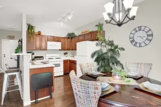 Photo #6: 2728036 Listing 