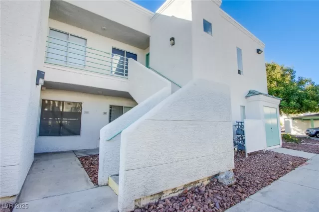 MLS: 2728062 Condo For Sale