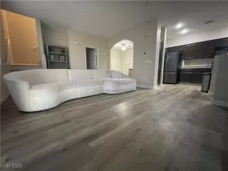 Photo #1: 2728070 Listing