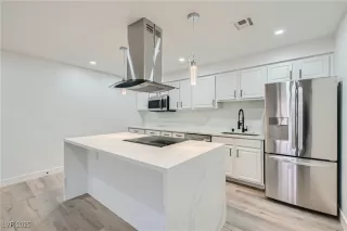 Photo #2: 2728078 Listing 