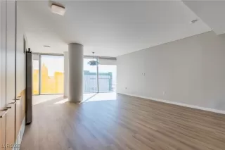 Photo #2: 2728084 Listing