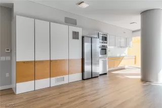 Photo #5: 2728084 Listing