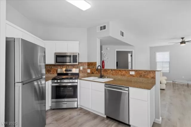 MLS: 2728092 Condo For Sale