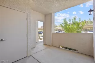 Photo #5: 2728102 Listing