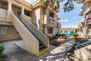 Photo #2: 2728106 Listing