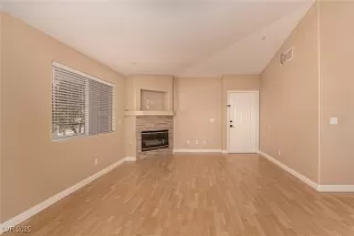 Photo #5: 2728106 Listing