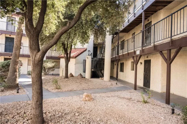 MLS: 2728108 Condo For Sale