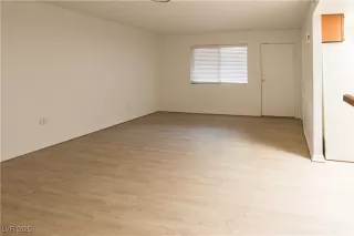 Photo #5: 2728108 Listing 