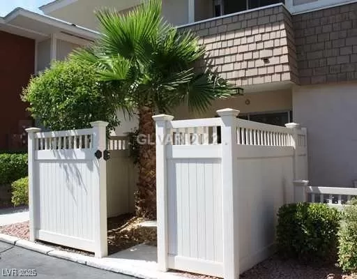 MLS: 2728120 Condo For Sale