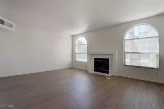 Photo #4: 2728127 Listing 