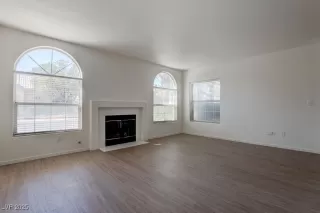 Photo #5: 2728127 Listing 