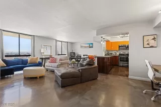 Photo #4: 2728143 Listing