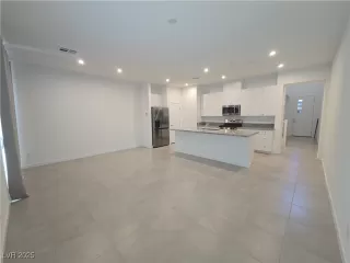 Photo #5: 2728157 Listing