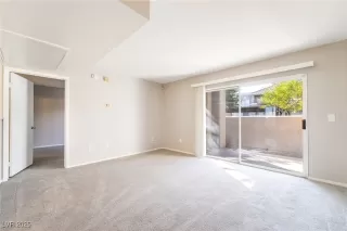 Photo #4: 2728158 Listing