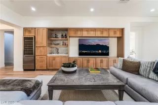 Photo #3: 2728170 Listing