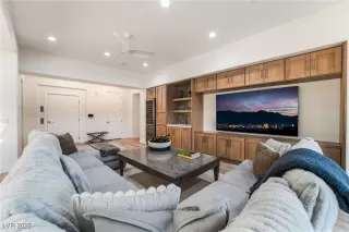 Photo #4: 2728170 Listing