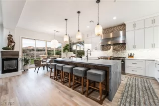 Photo #6: 2728170 Listing