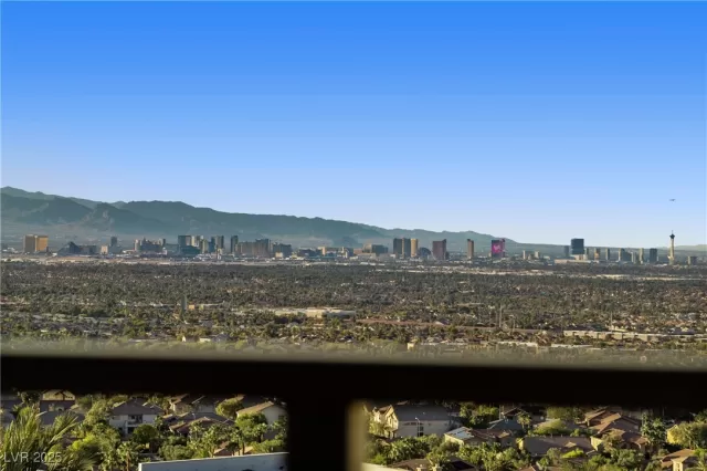 MLS: 2728175 Condo For Sale