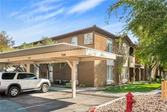 MLS: 2728176 Condo For Sale