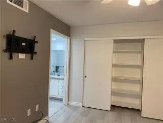 Photo #5: 2728180 Listing