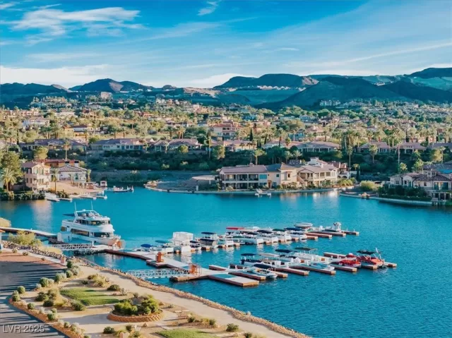 MLS: 2728197 Condo For Sale