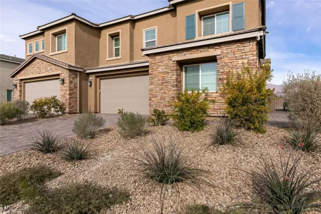 MLS: 2728218 Condo For Sale