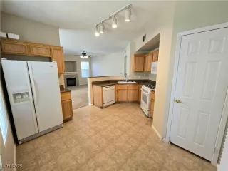 Photo #5: 2728227 Listing 