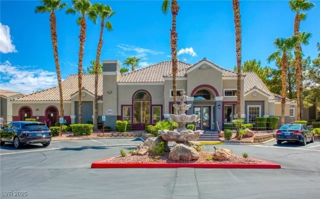 MLS: 2728251 Condo For Sale