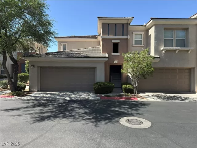 MLS: 2728253 Condo For Sale