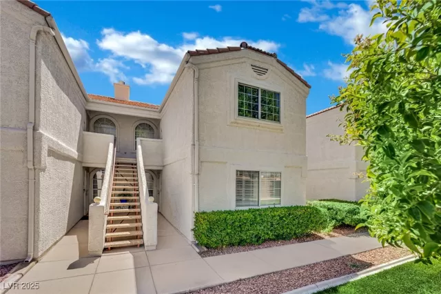 MLS: 2728257 Condo For Sale