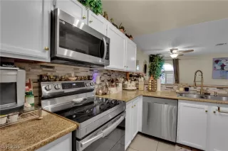 Photo #3: 2728257 Listing 