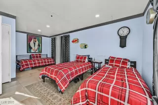 Photo #5: 2728260 Listing