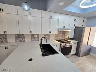 Photo #1: 2728301 Listing 