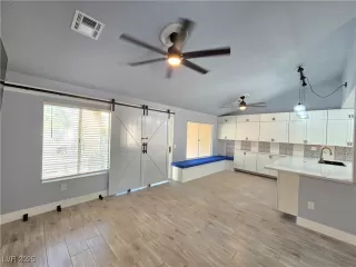 Photo #5: 2728301 Listing 