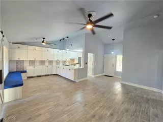 Photo #6: 2728301 Listing 