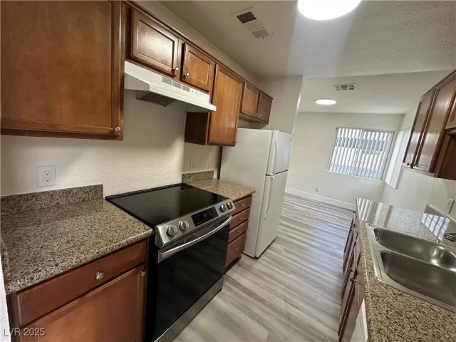 MLS: 2728305 Condo For Sale