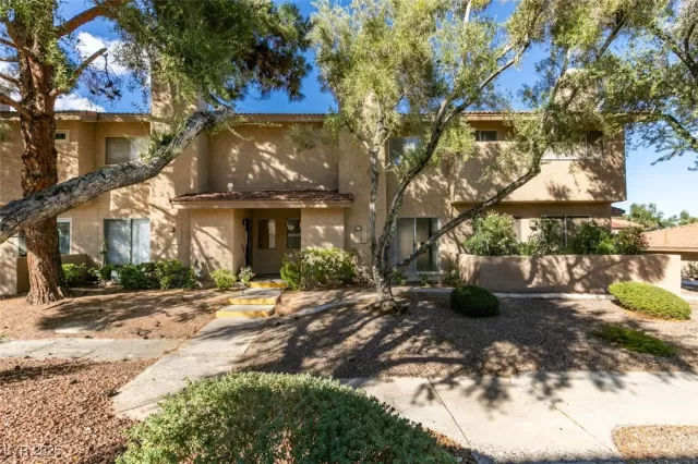 MLS: 2728333 Condo For Sale