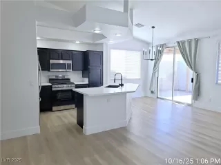 Photo #1: 2728335 Listing 