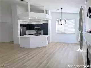 Photo #4: 2728335 Listing 