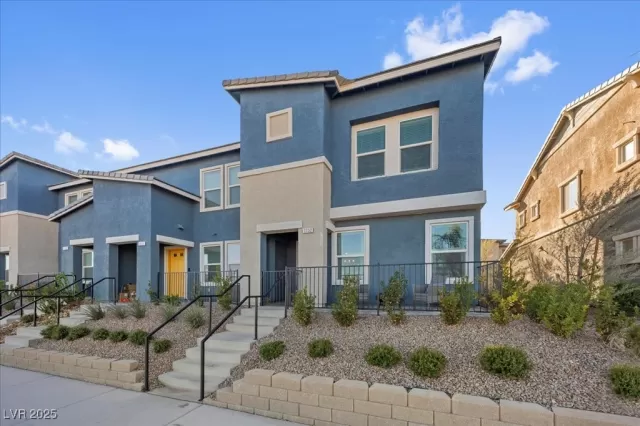 MLS: 2728354 Condo For Sale