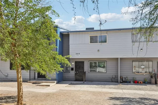 MLS: 2728364 Condo For Sale