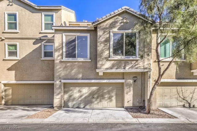 MLS: 2728366 Condo For Sale