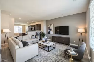 Photo #4: 2728366 Listing