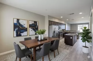 Photo #5: 2728366 Listing