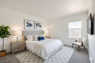 Photo #6: 2728366 Listing